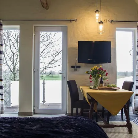 Ferme De La Blanche Fontaine Apartmán